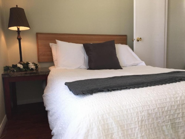 Olancha RV Park and Motel image 19